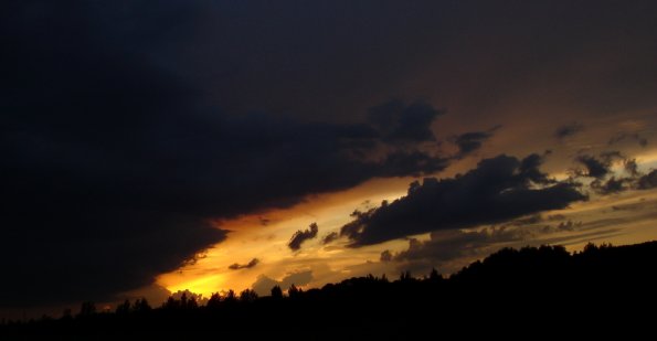 Der Himmel brennt